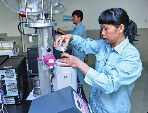 綠色魔法 石化廠(chǎng)變身天然氧吧與綠色化工的奇妙旅程